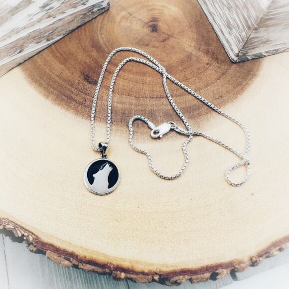 Howling Wolf Black Coyote Sterling Silver Necklace - Picture 1 of 3